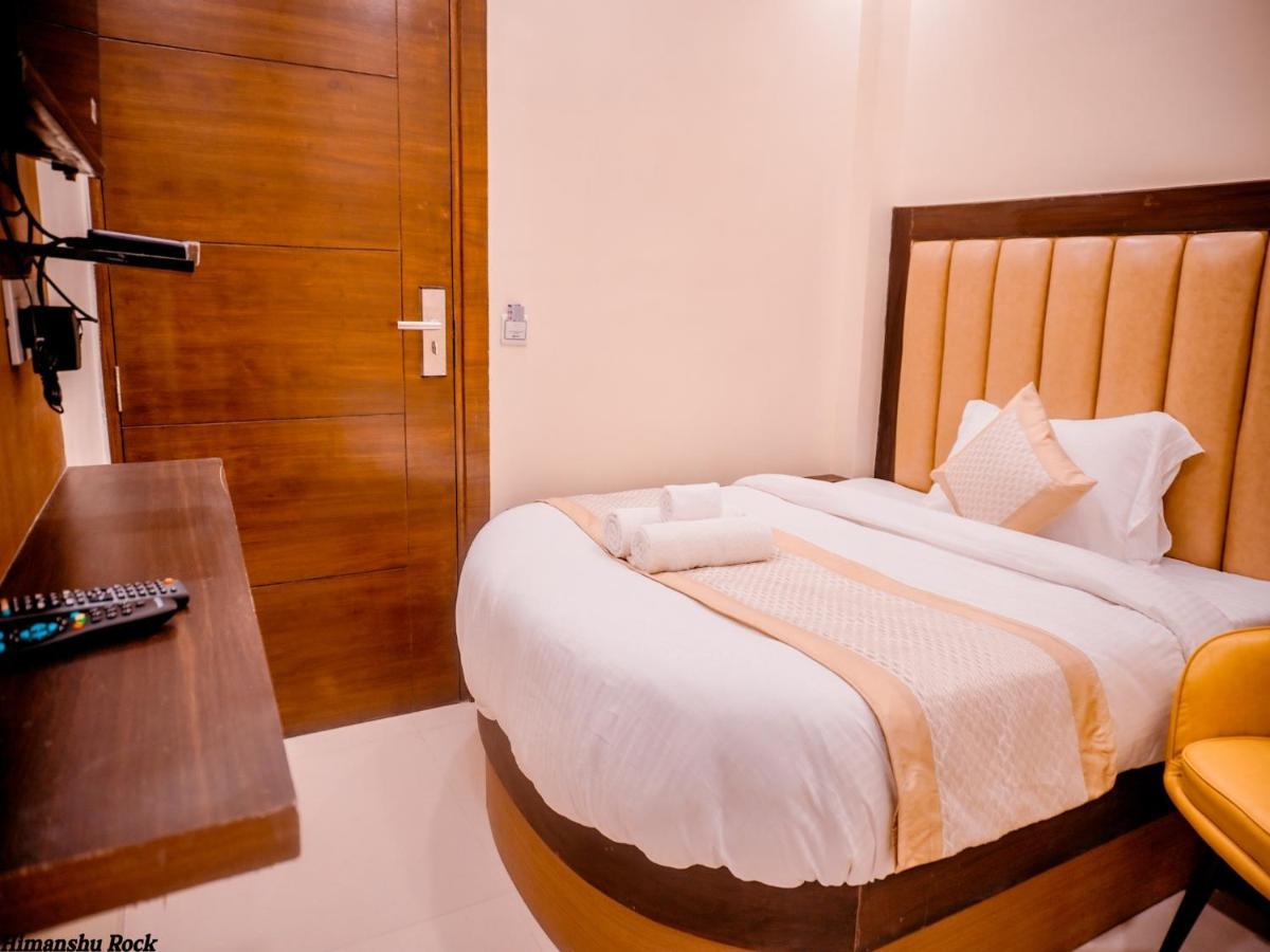 Hotel The Royal Rosette - 1 Minute From Railway Station